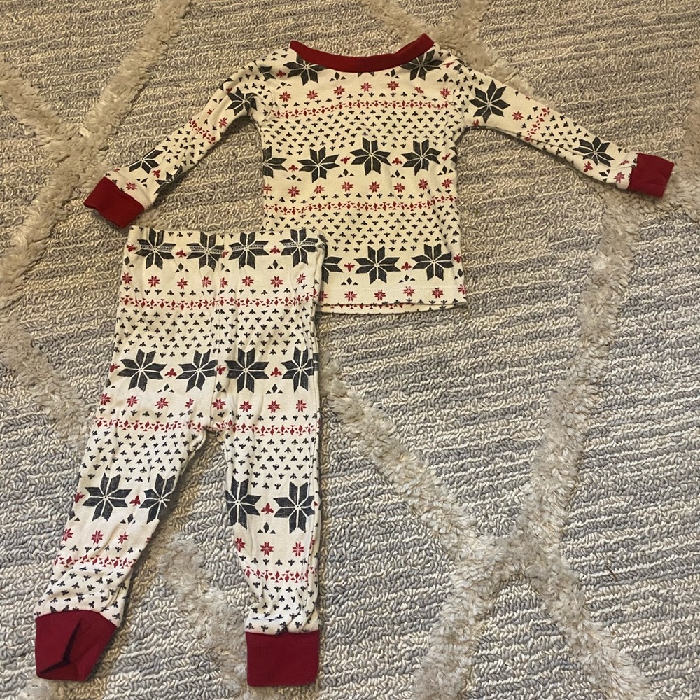 Burt’s Bees Baby 6-9 Months two piece pajama set